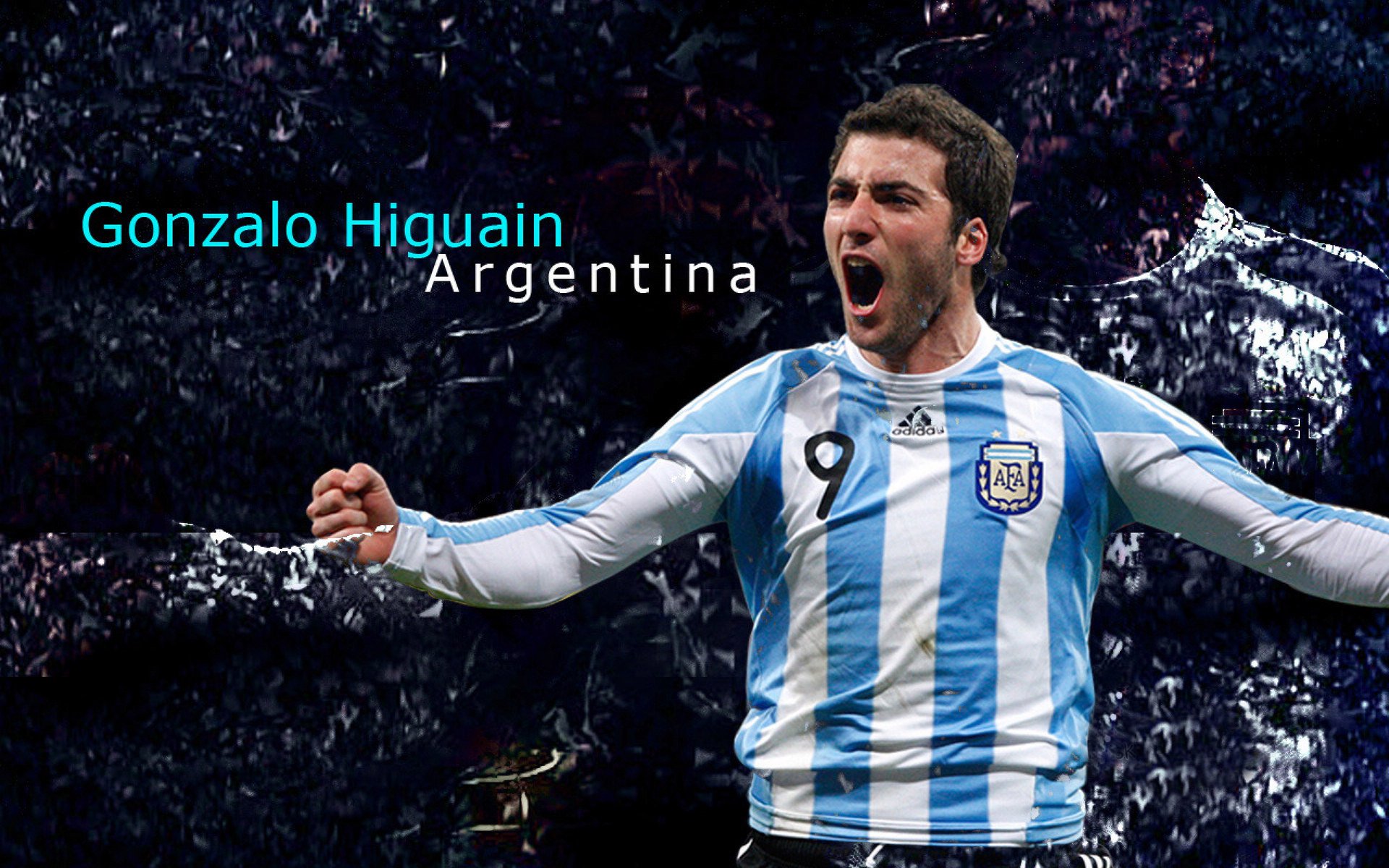 女篮姑娘的微笑传递温暖与力量，女篮女孩